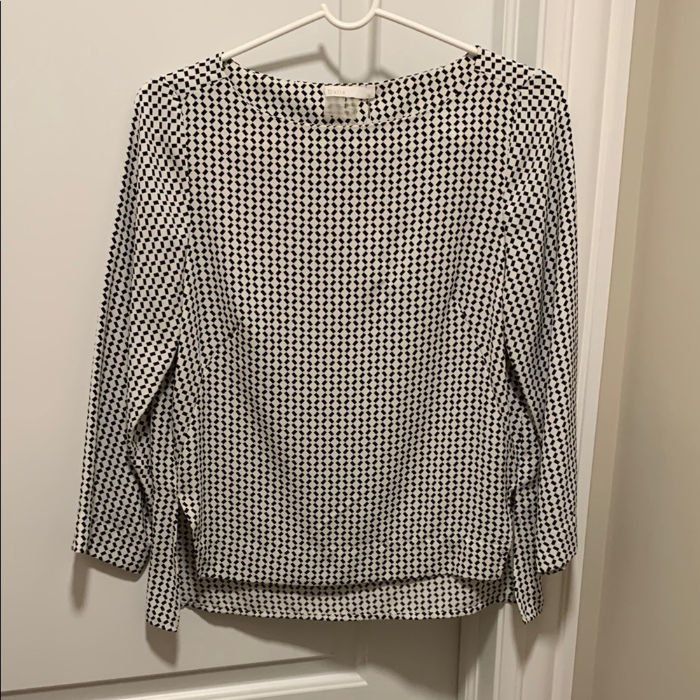 Chic Black and White Patterned Blouse